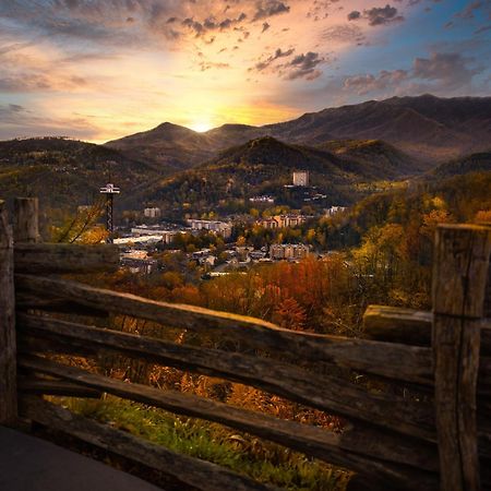 Wilderness Lodge, Hot Tub, Game Room, Pool Access, 1089 Free Tickets Each Paid Day, Dollywood And M Sevierville Εξωτερικό φωτογραφία