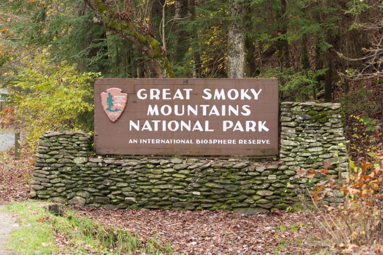 Wilderness Lodge, Hot Tub, Game Room, Pool Access, 1089 Free Tickets Each Paid Day, Dollywood And M Sevierville Εξωτερικό φωτογραφία
