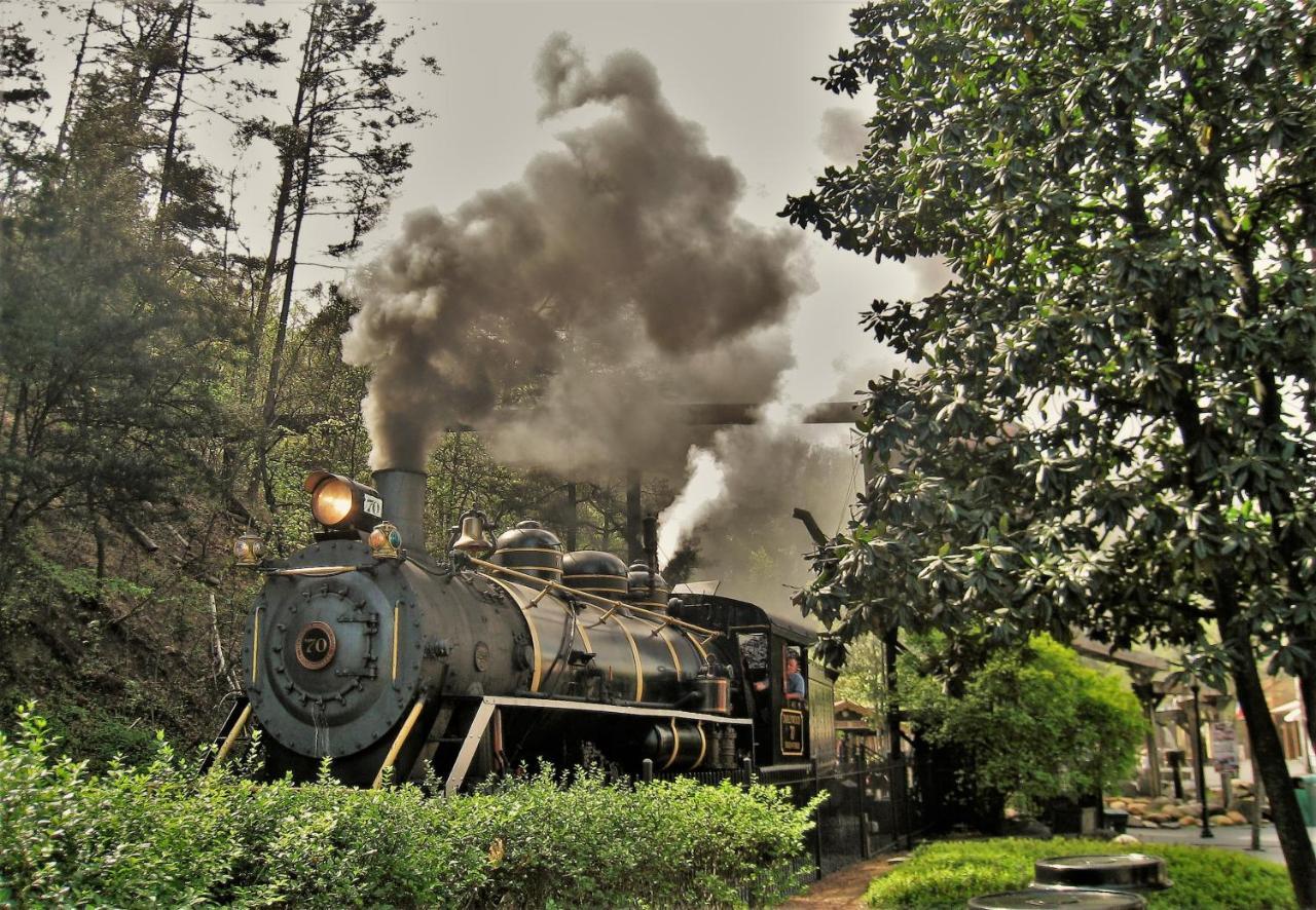 Wilderness Lodge, Hot Tub, Game Room, Pool Access, 1089 Free Tickets Each Paid Day, Dollywood And M Sevierville Εξωτερικό φωτογραφία