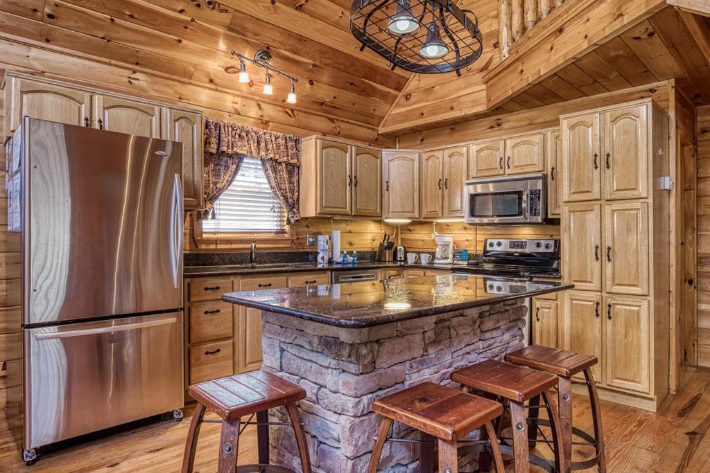 Wilderness Lodge, Hot Tub, Game Room, Pool Access, 1089 Free Tickets Each Paid Day, Dollywood And M Sevierville Εξωτερικό φωτογραφία