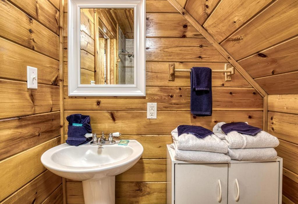 Wilderness Lodge, Hot Tub, Game Room, Pool Access, 1089 Free Tickets Each Paid Day, Dollywood And M Sevierville Εξωτερικό φωτογραφία