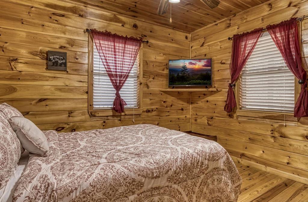 Wilderness Lodge, Hot Tub, Game Room, Pool Access, 1089 Free Tickets Each Paid Day, Dollywood And M Sevierville Εξωτερικό φωτογραφία