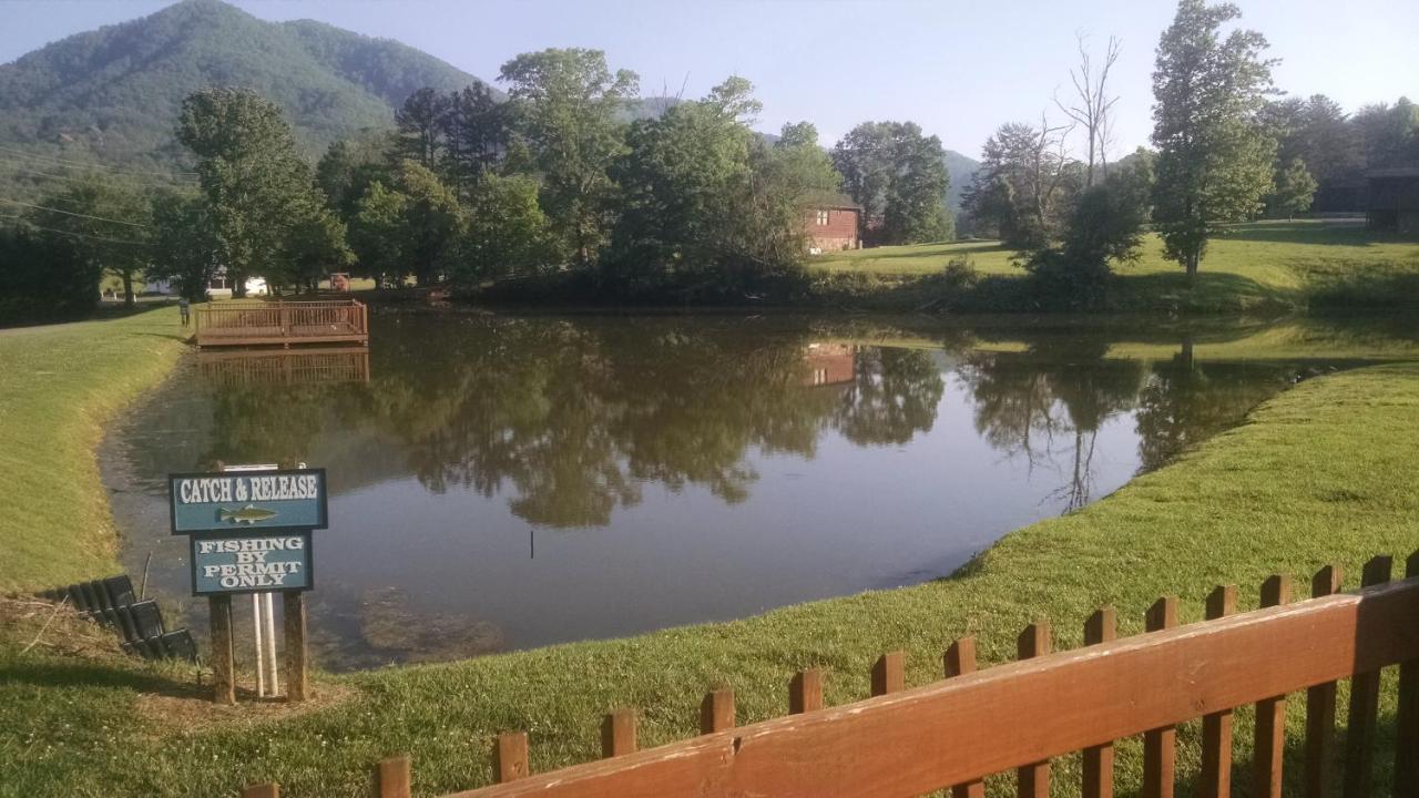 Wilderness Lodge, Hot Tub, Game Room, Pool Access, 1089 Free Tickets Each Paid Day, Dollywood And M Sevierville Εξωτερικό φωτογραφία