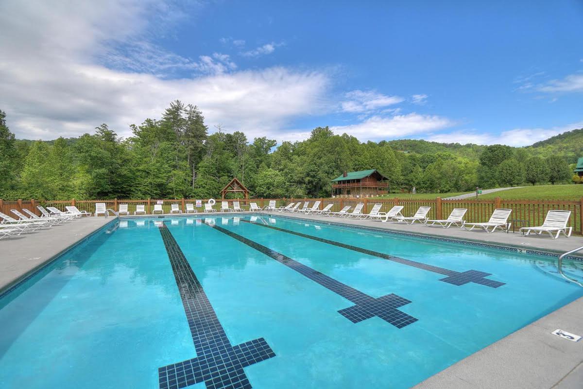 Wilderness Lodge, Hot Tub, Game Room, Pool Access, 1089 Free Tickets Each Paid Day, Dollywood And M Sevierville Εξωτερικό φωτογραφία