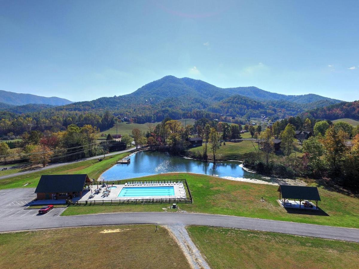Wilderness Lodge, Hot Tub, Game Room, Pool Access, 1089 Free Tickets Each Paid Day, Dollywood And M Sevierville Εξωτερικό φωτογραφία