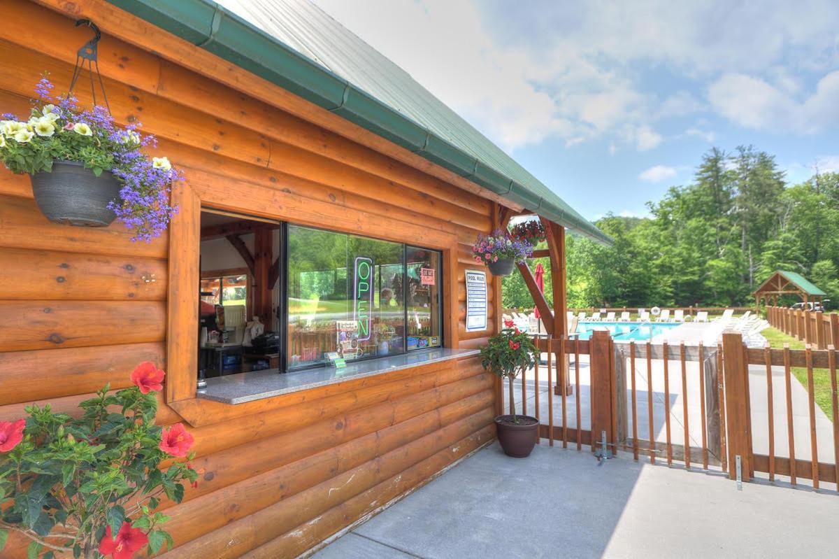 Wilderness Lodge, Hot Tub, Game Room, Pool Access, 1089 Free Tickets Each Paid Day, Dollywood And M Sevierville Εξωτερικό φωτογραφία